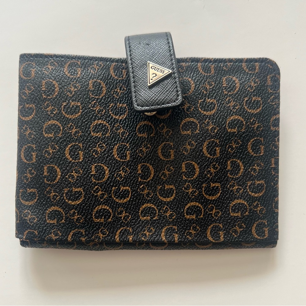 Guess Flight wallet